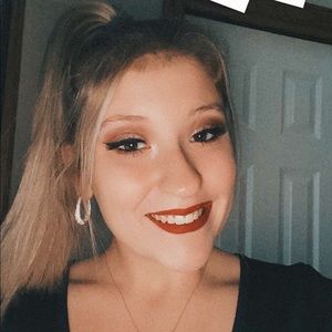 Meet your Posher, Karlie